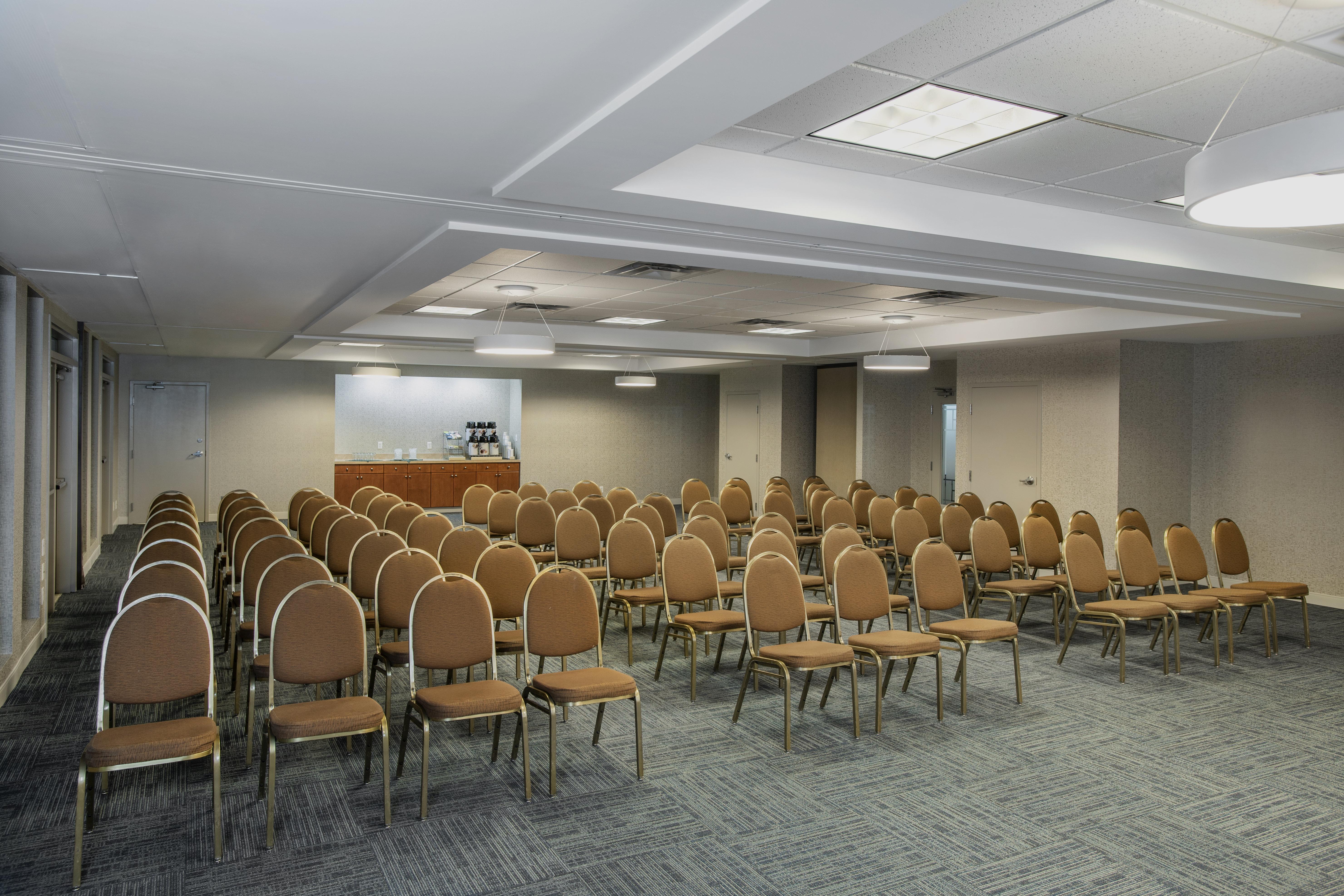 Holiday Inn Express & Suites Medicine Hat By Ihg Экстерьер фото