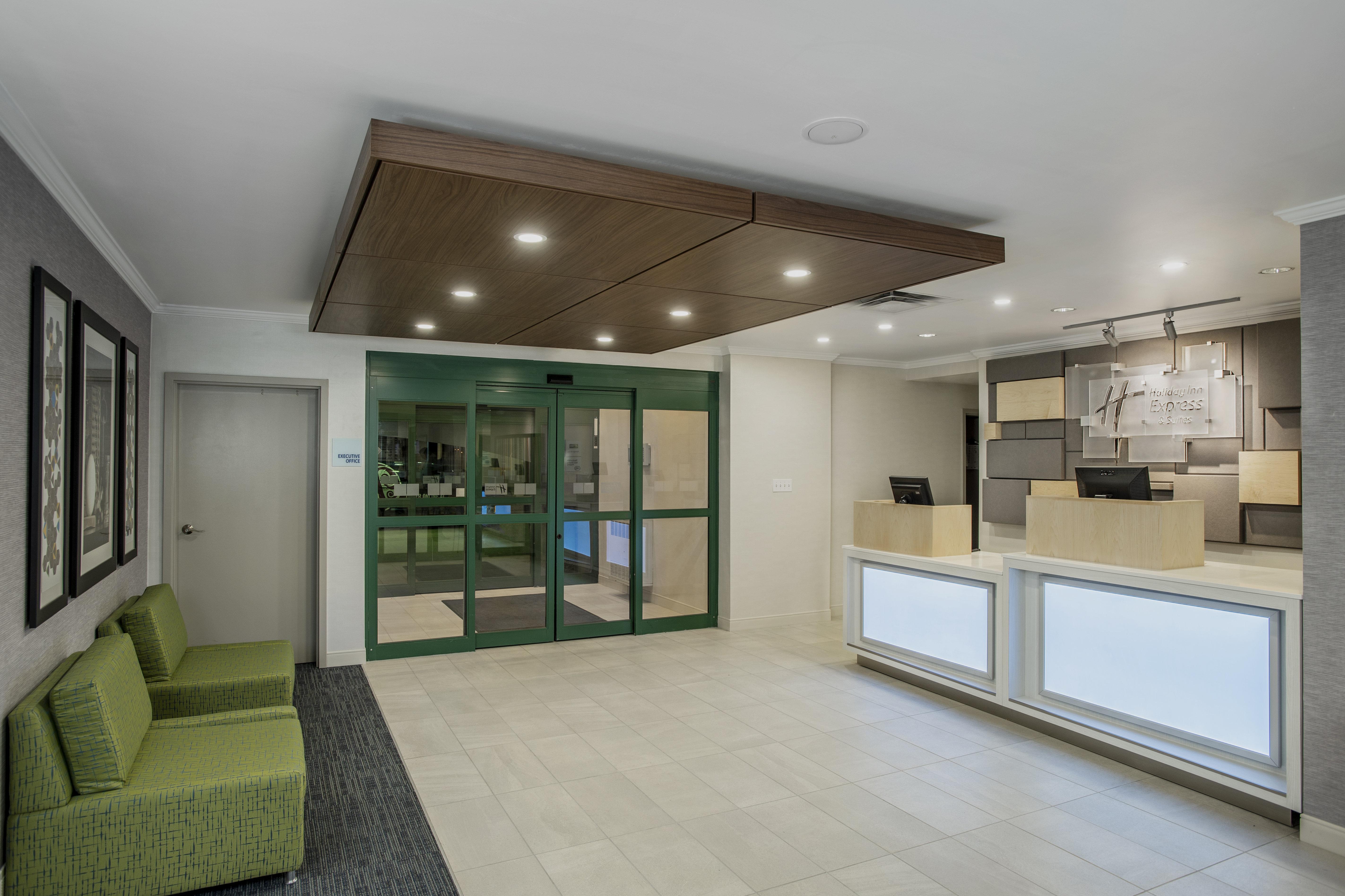 Holiday Inn Express & Suites Medicine Hat By Ihg Экстерьер фото