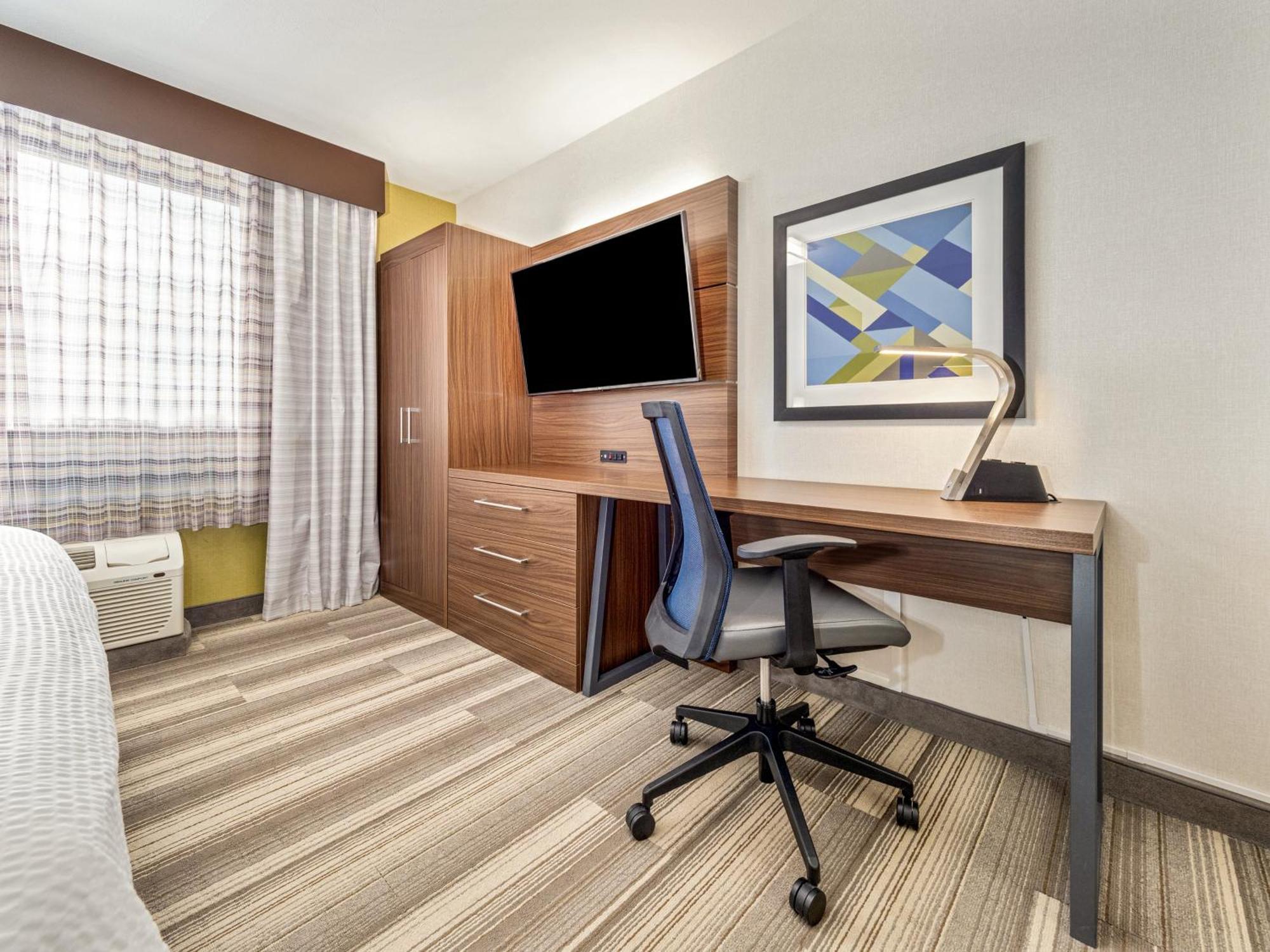 Holiday Inn Express & Suites Medicine Hat By Ihg Экстерьер фото