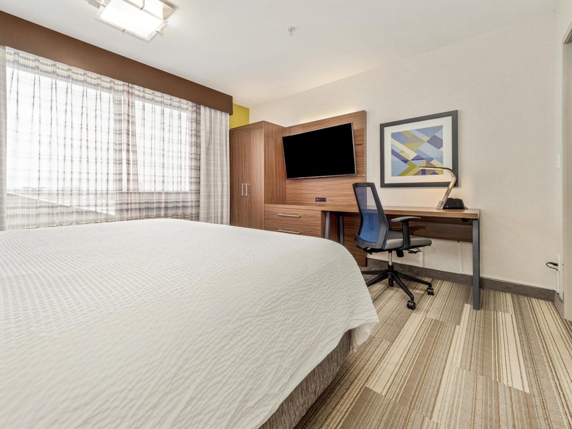 Holiday Inn Express & Suites Medicine Hat By Ihg Экстерьер фото