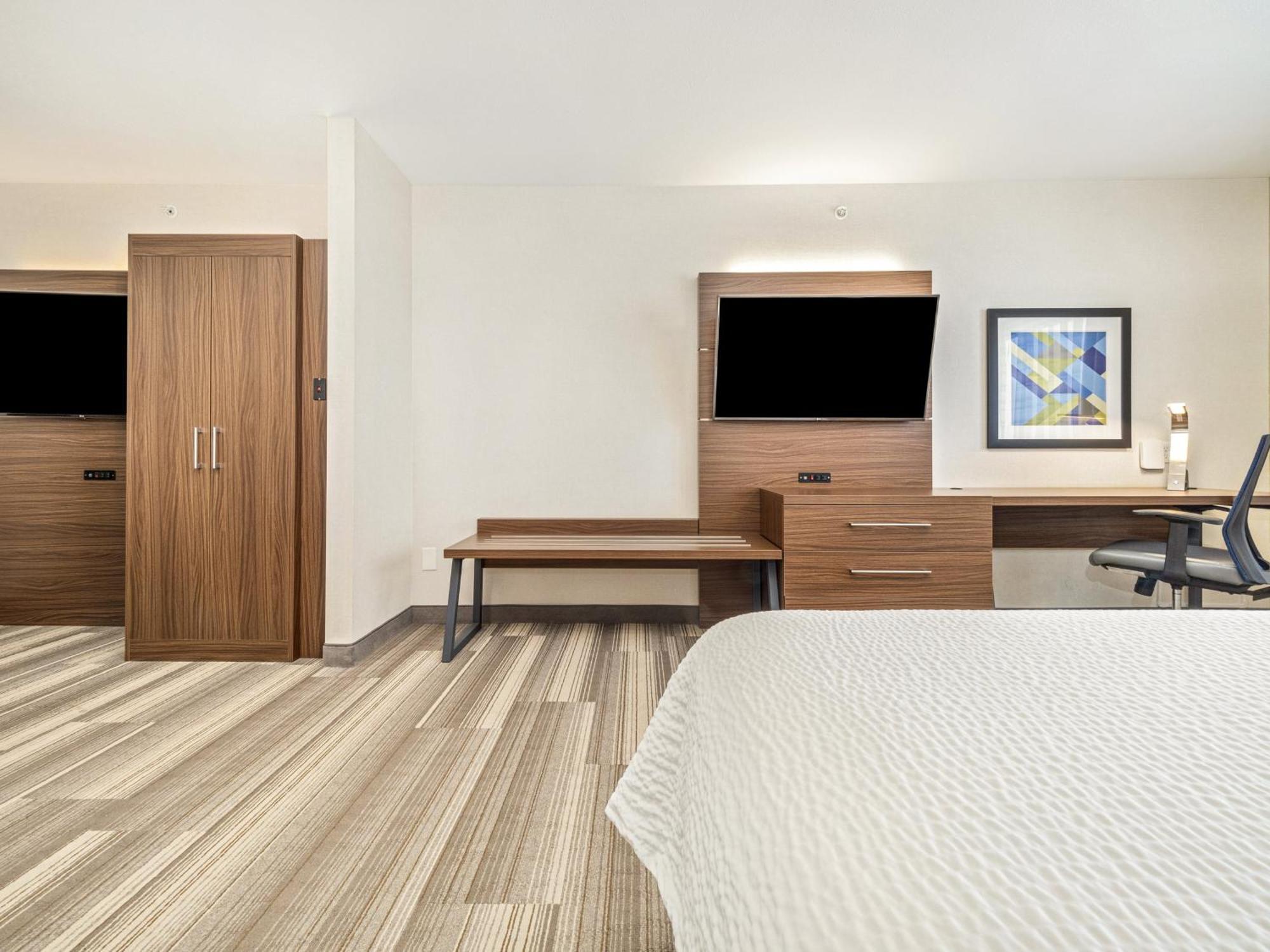 Holiday Inn Express & Suites Medicine Hat By Ihg Экстерьер фото