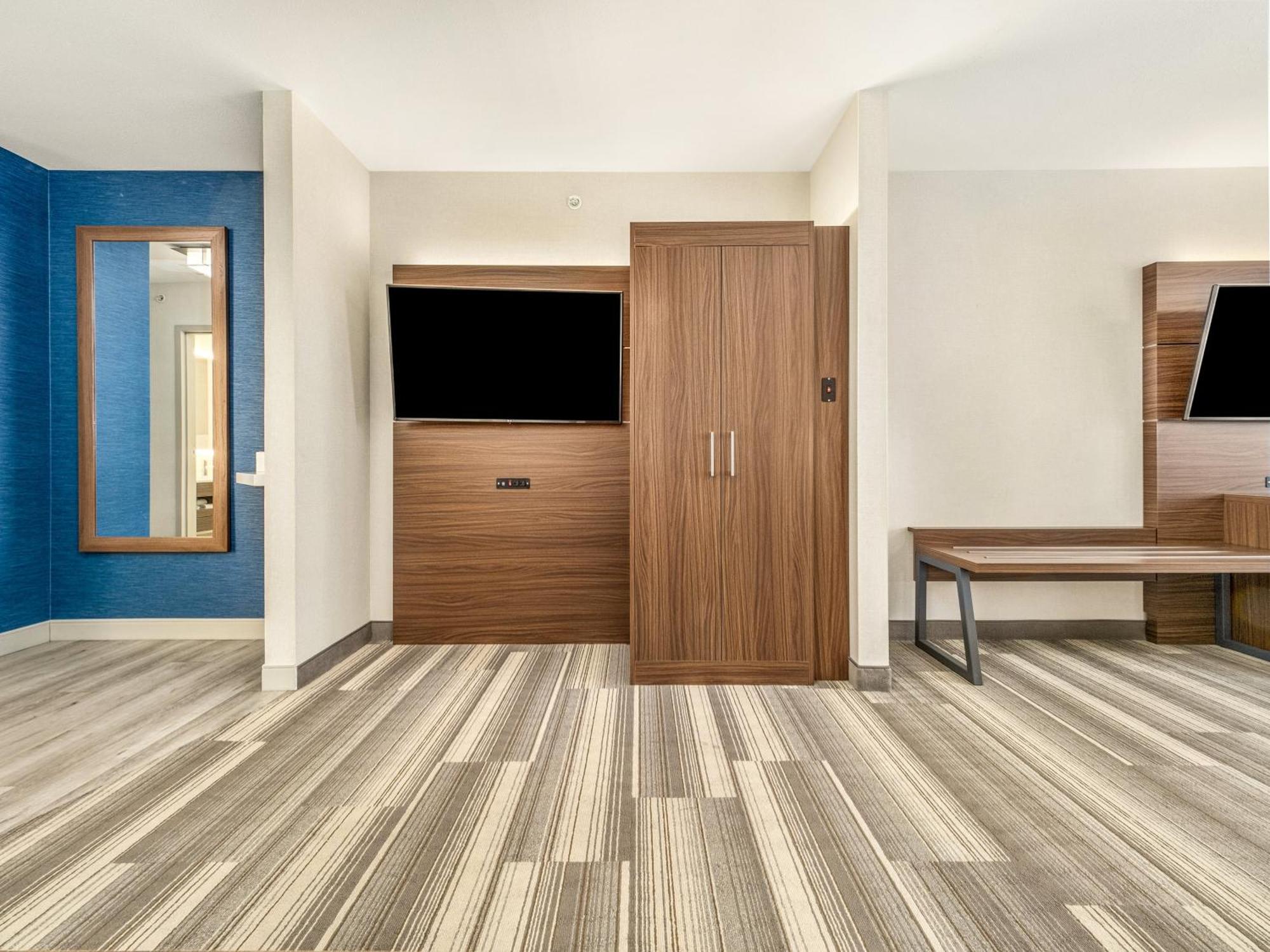 Holiday Inn Express & Suites Medicine Hat By Ihg Экстерьер фото