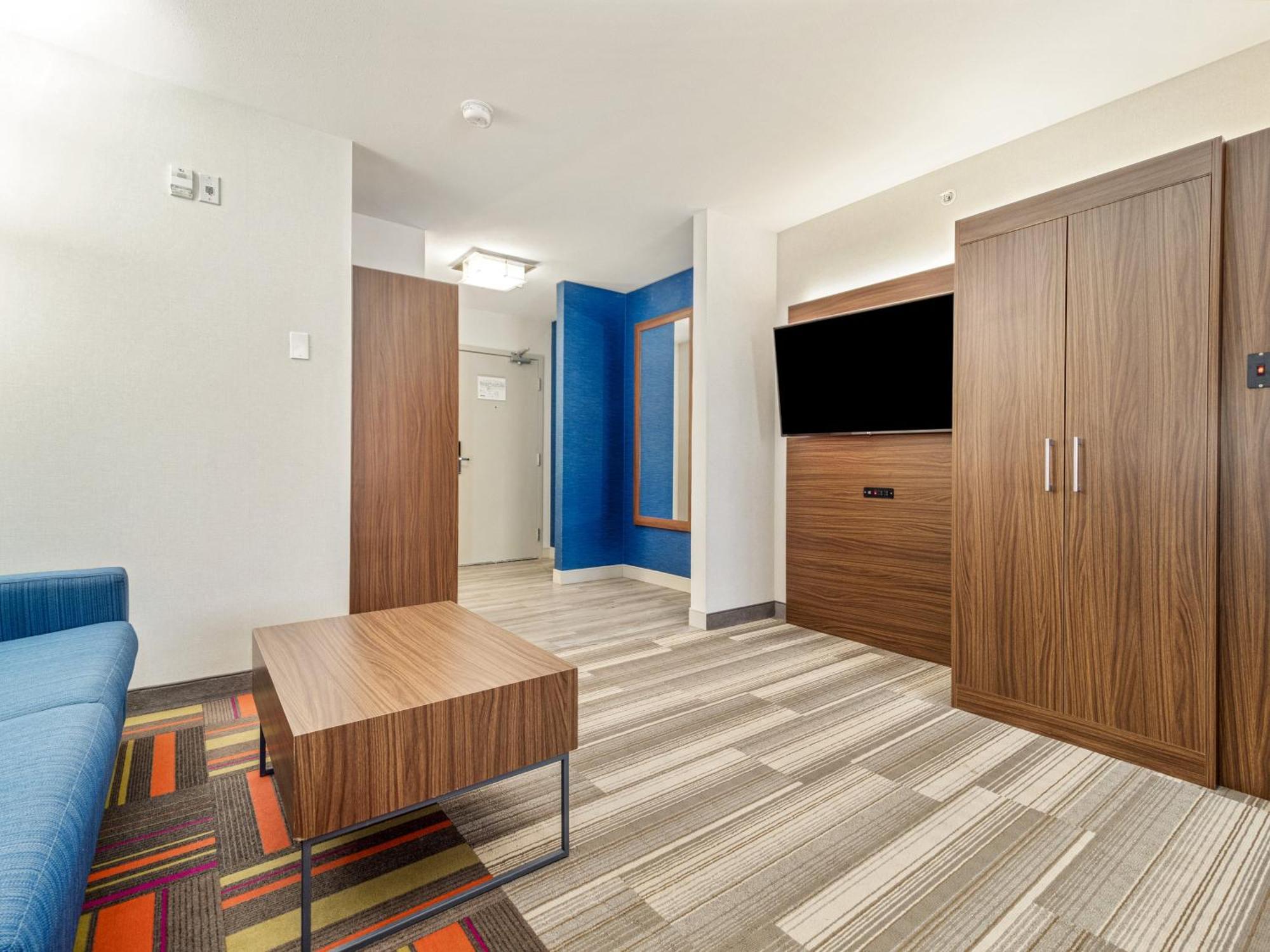 Holiday Inn Express & Suites Medicine Hat By Ihg Экстерьер фото