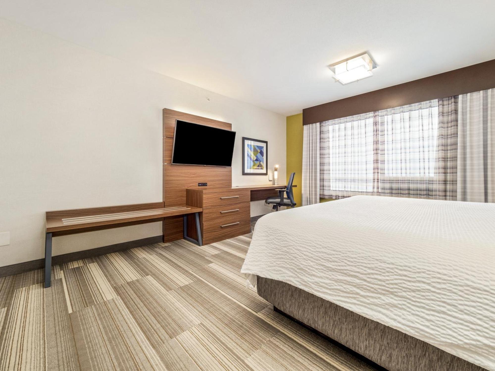Holiday Inn Express & Suites Medicine Hat By Ihg Экстерьер фото