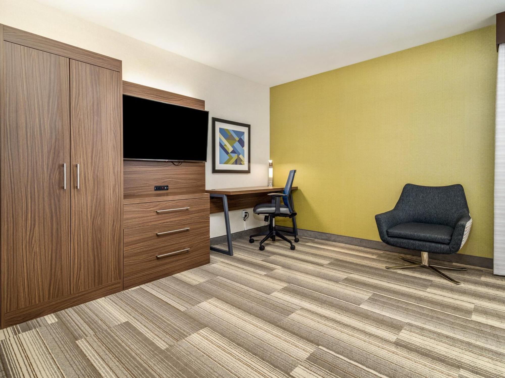 Holiday Inn Express & Suites Medicine Hat By Ihg Экстерьер фото