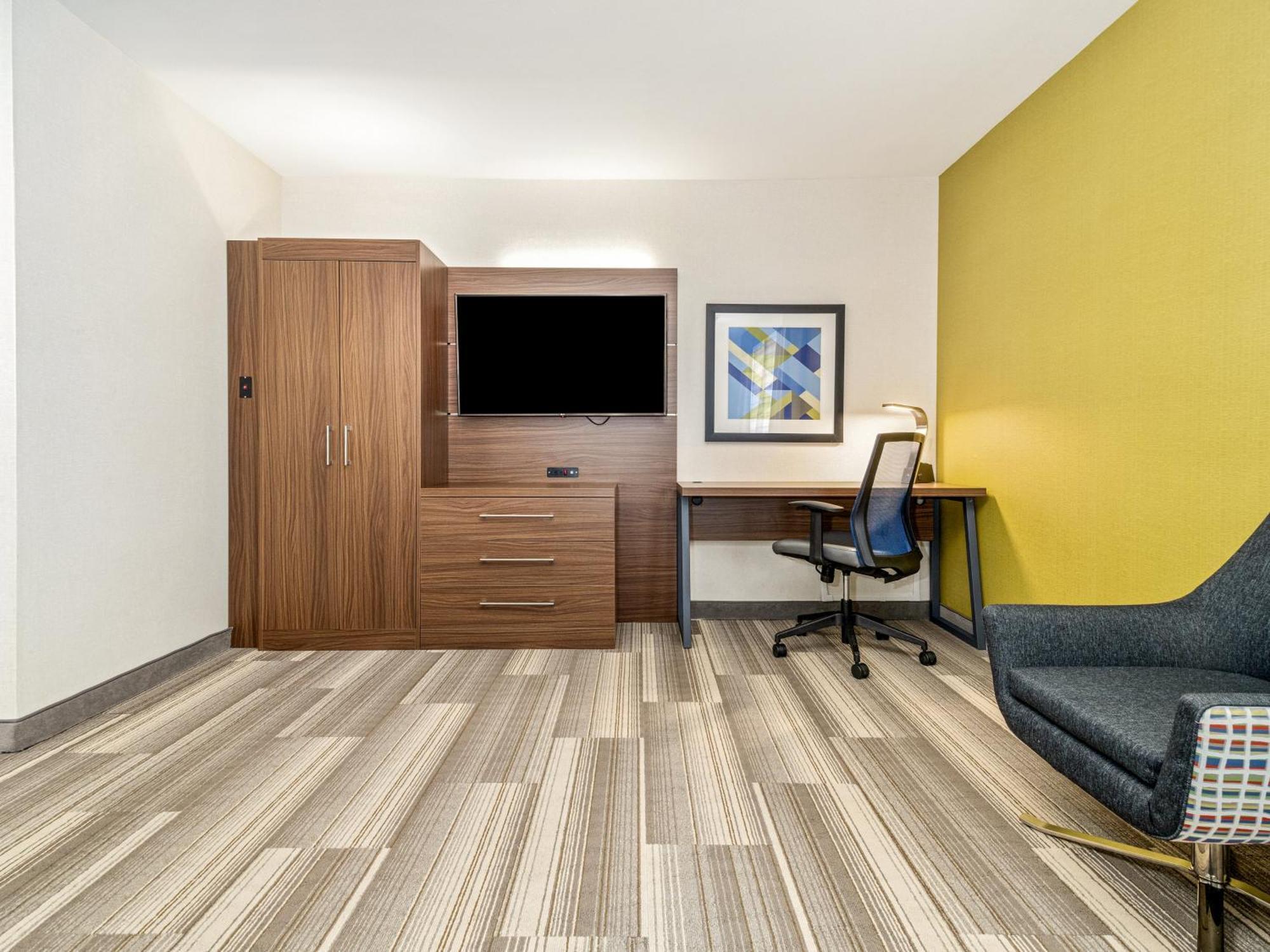 Holiday Inn Express & Suites Medicine Hat By Ihg Экстерьер фото
