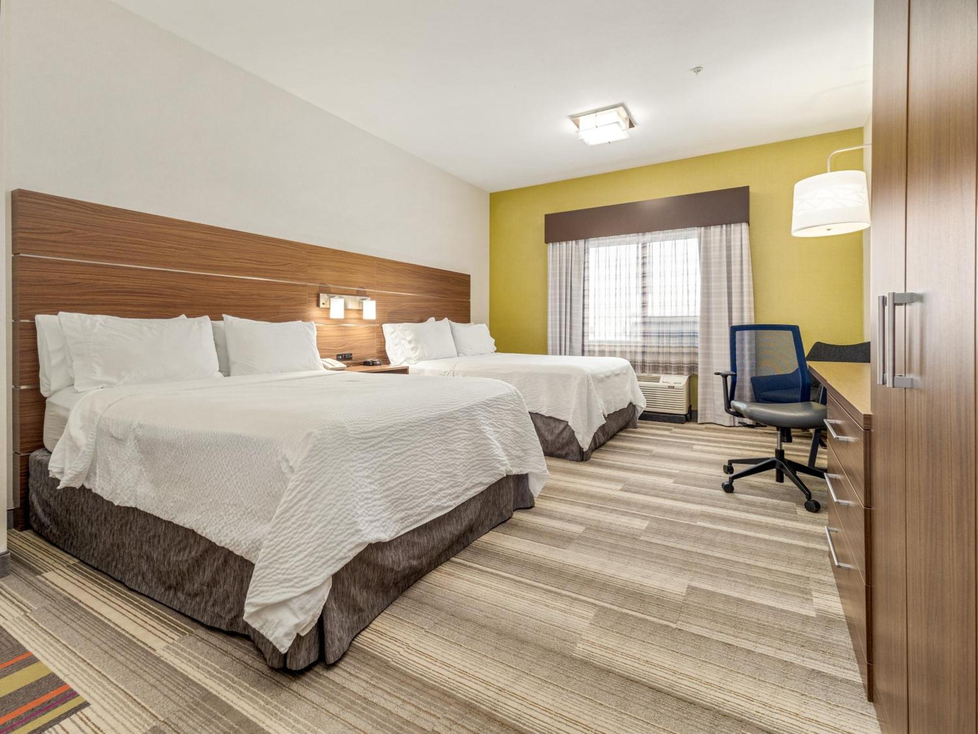 Holiday Inn Express & Suites Medicine Hat By Ihg Экстерьер фото