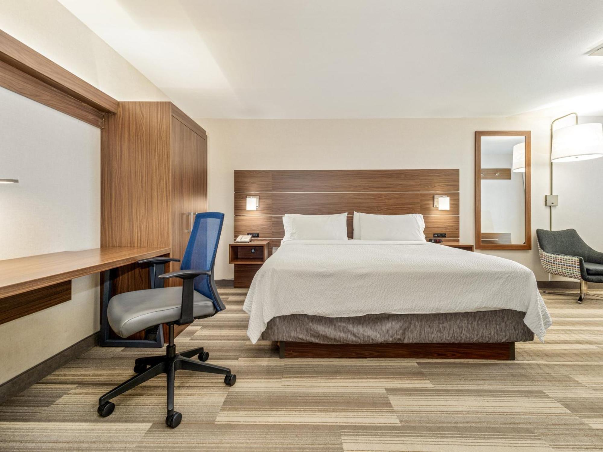 Holiday Inn Express & Suites Medicine Hat By Ihg Экстерьер фото
