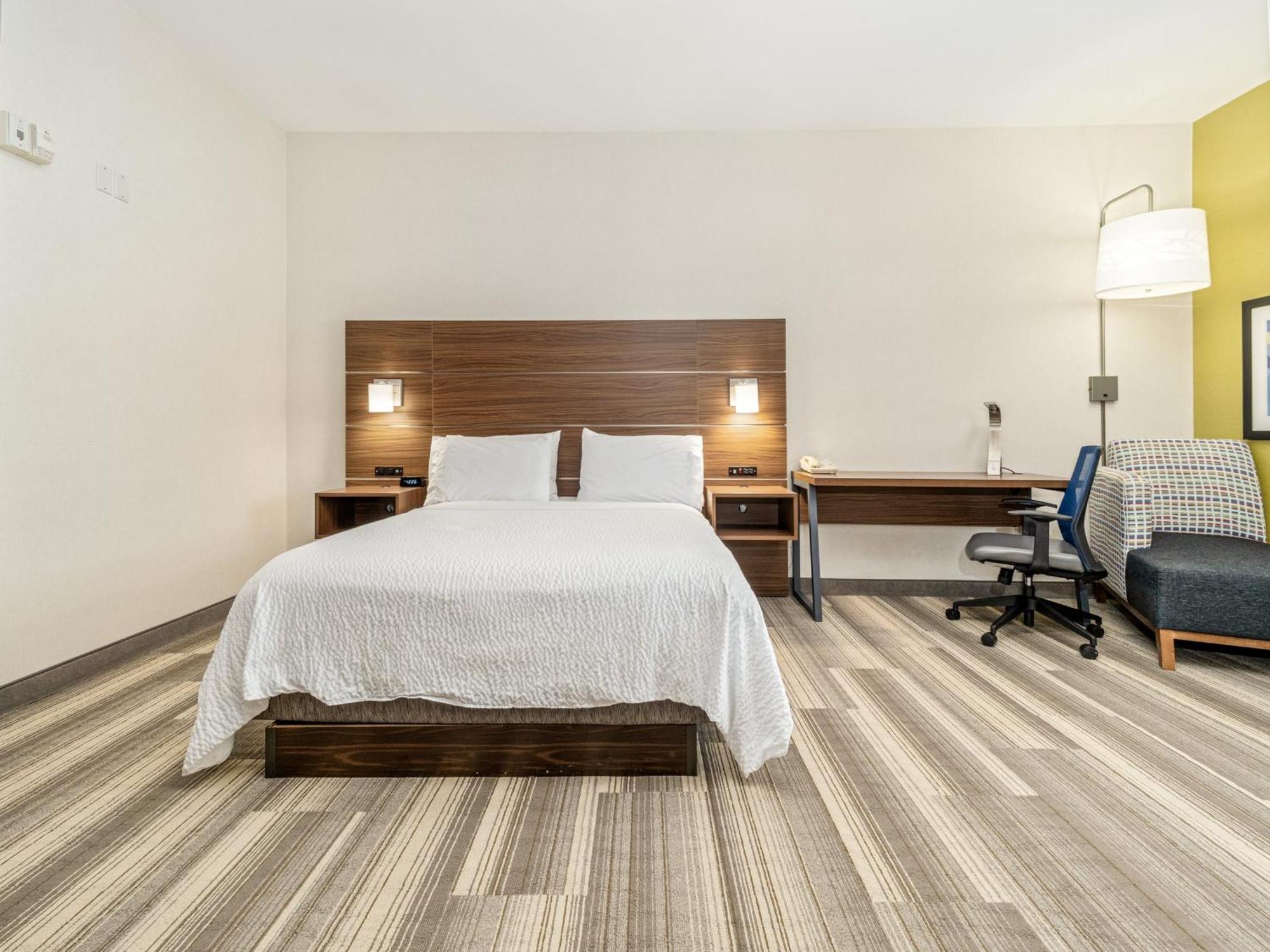 Holiday Inn Express & Suites Medicine Hat By Ihg Экстерьер фото